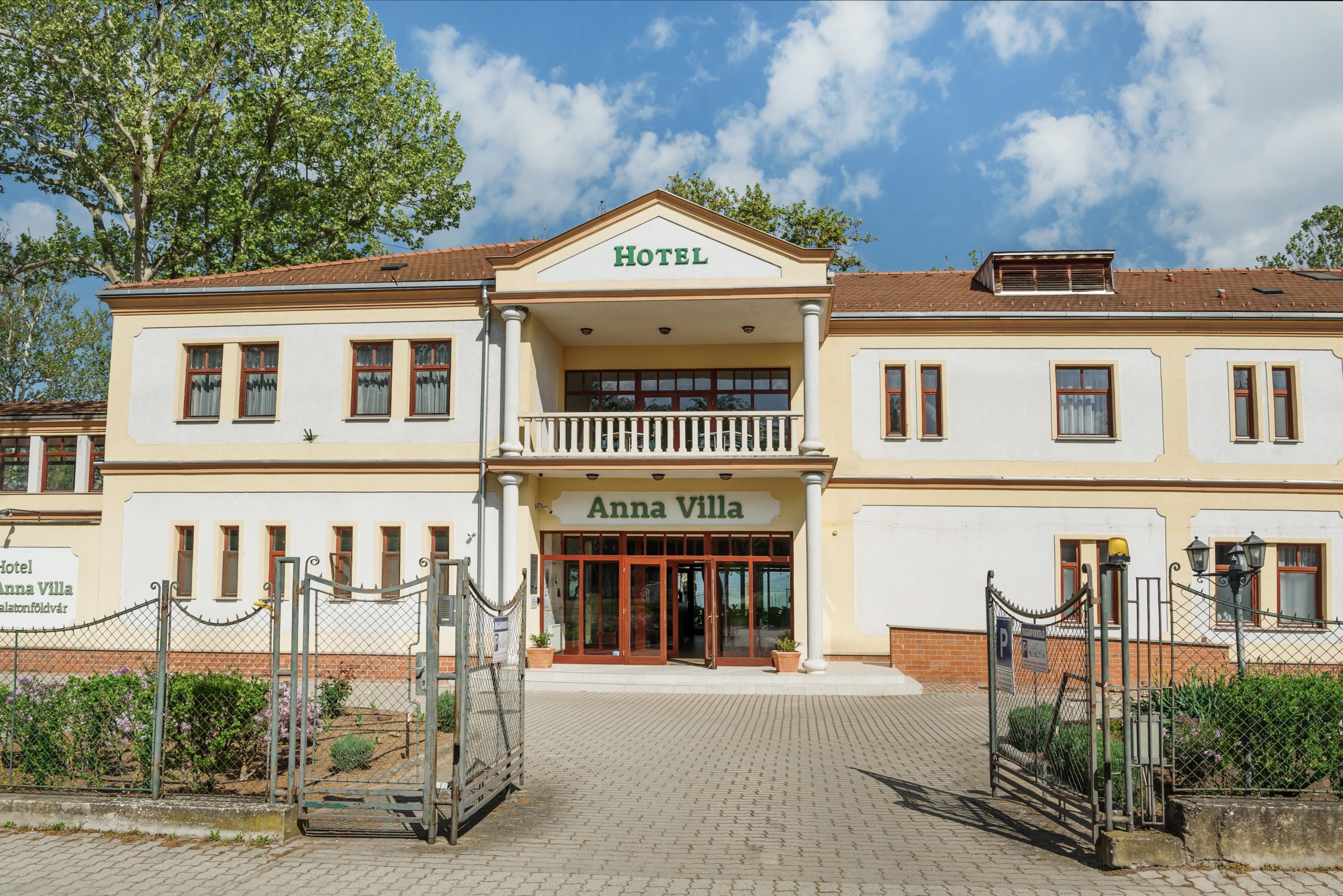 Hotel Anna Villa